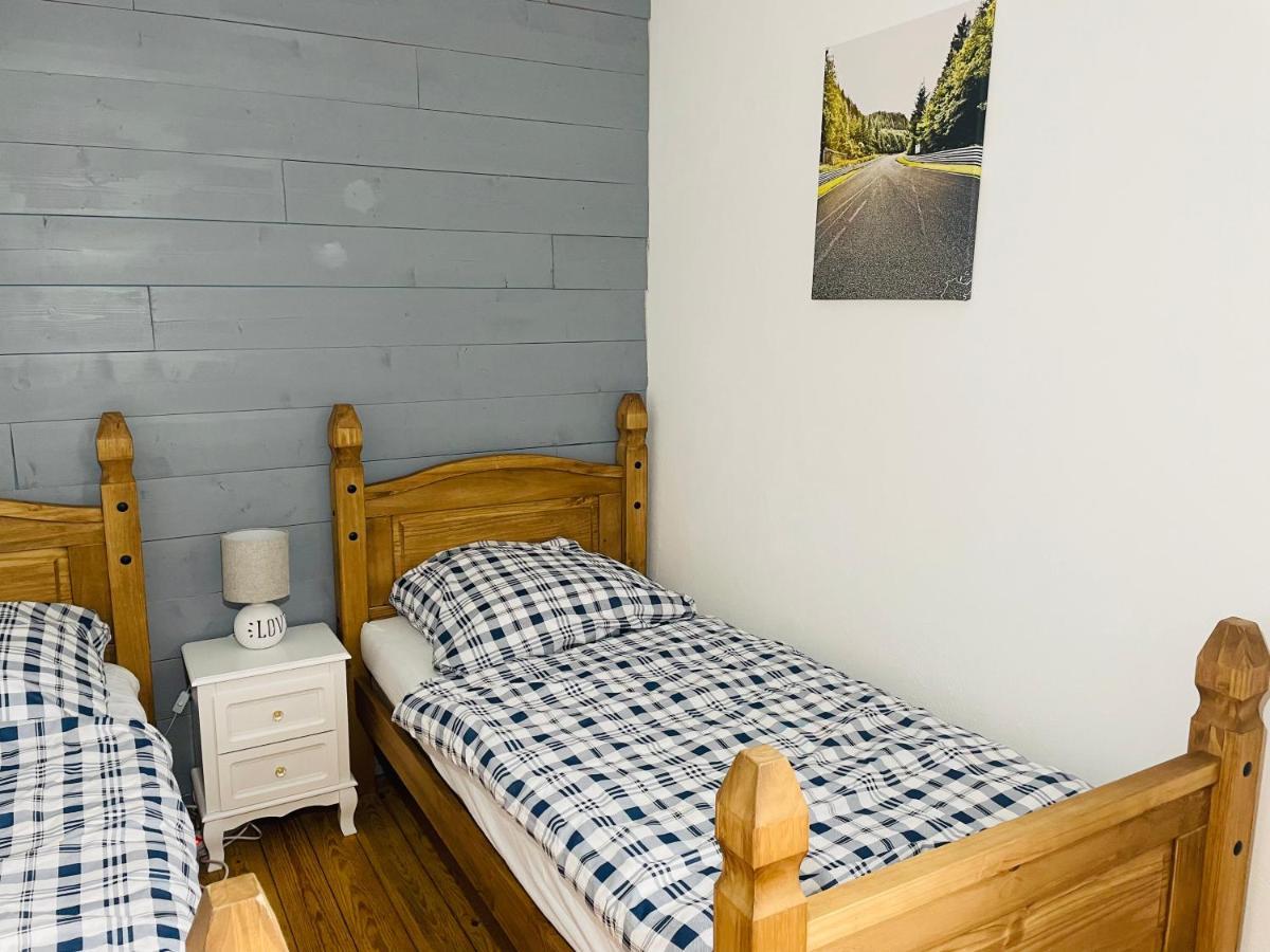 Ferienhaus Backesgarten Fuer 22 Personen Neichen Buitenkant foto